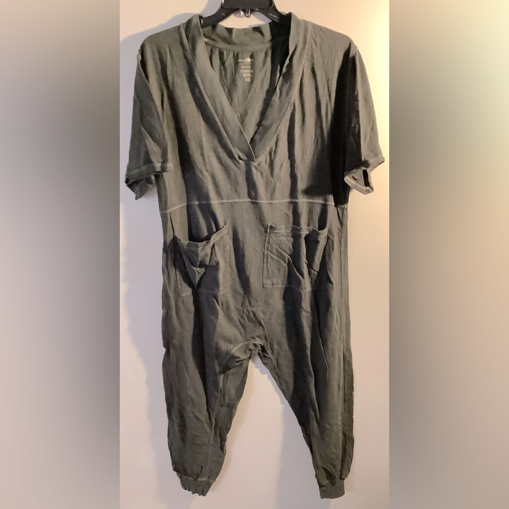 NWOT Natural Life Charlie Jumpsuit Deep V-neck Size XS Charcoal Gray 100% Cotton
